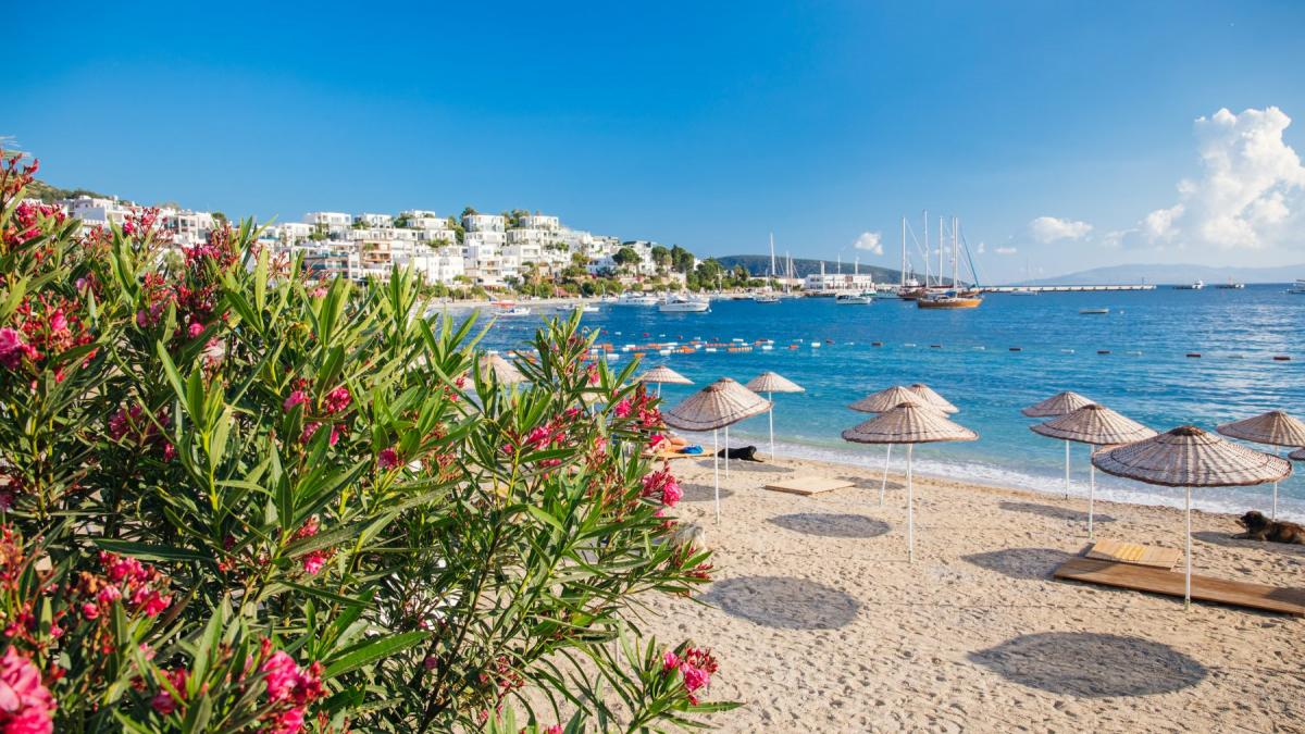 Top orașe europene care combină city break-ul cu plaja: Lisabona, Barcelona, Nisa și altele