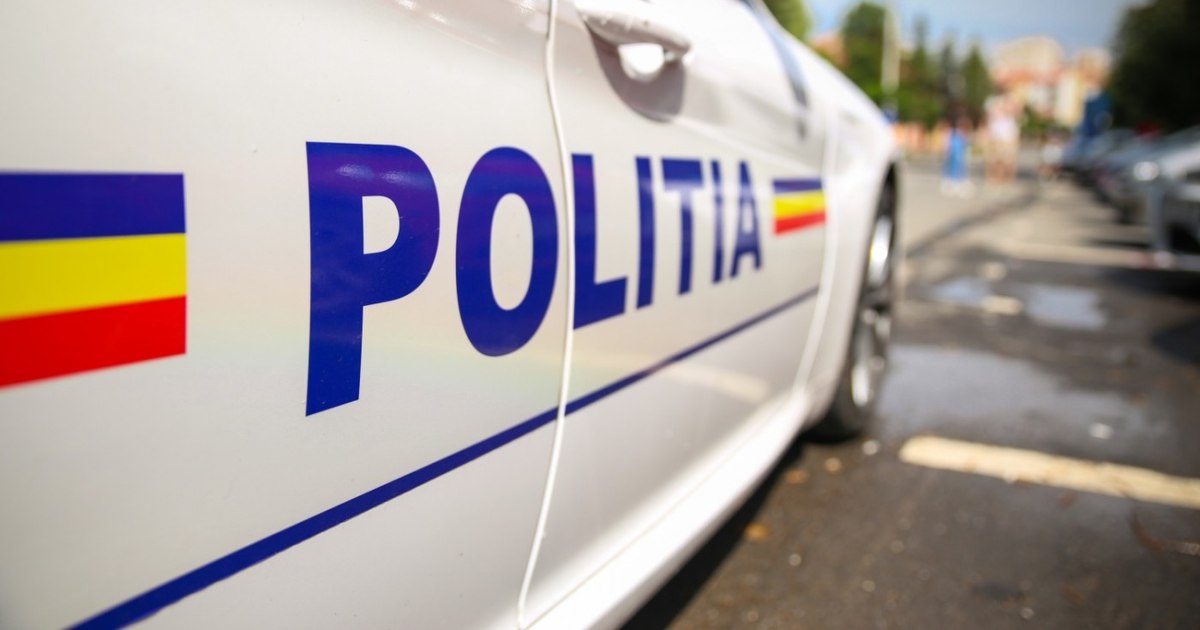 Trei adolescenți și un tânăr de 21 de ani, implicați într-o bătaie în fața unui liceu din Satu Mare