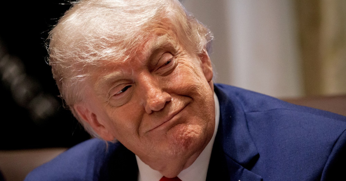 Trump își pune chipul pe noul pașaport american, o premieră în istoria SUA