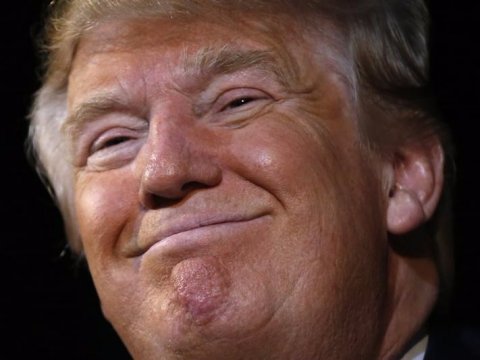 Trump semnează ordinul executiv de reglementare voluntară a inteligenței artificiale în SUA