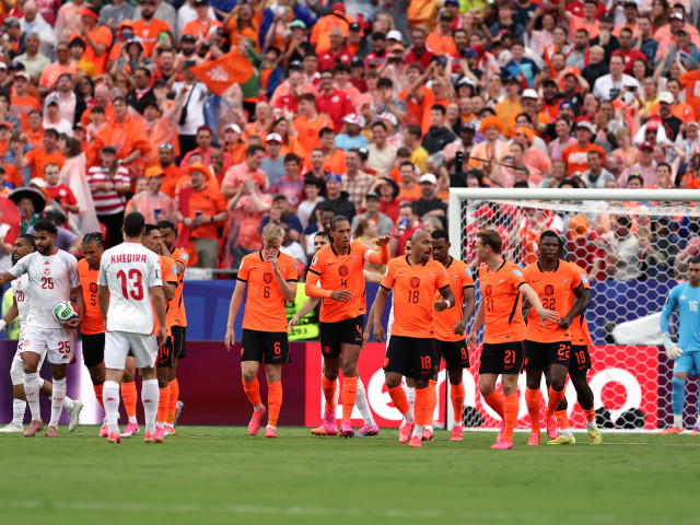 Tunisia - Olanda 1-3. Portocala Mecanică câștigă Grupa F la Cupa Mondială