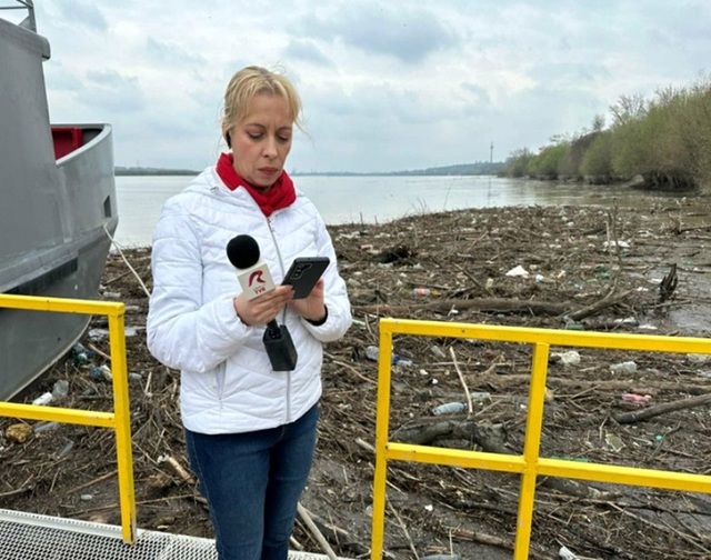 TVR și televiziunea bulgară investighează poluarea cu microplastice a Dunării într-un documentar comun