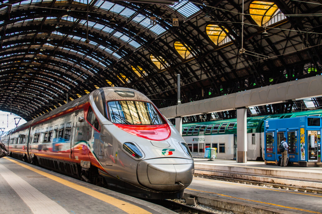 UE adoptă noi reguli pentru transportul feroviar: călătorii mai rapide și mai puține blocaje la frontiere