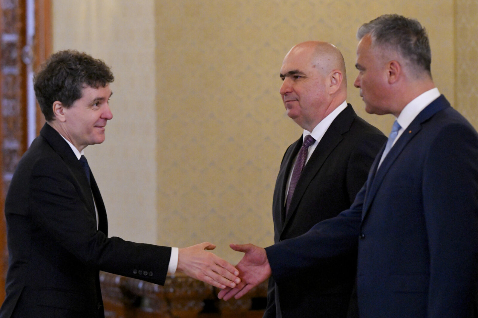USR respinge Guvernul Veștea: „Nu vom trăda alegătorii” și anunță formarea unui pol reformist