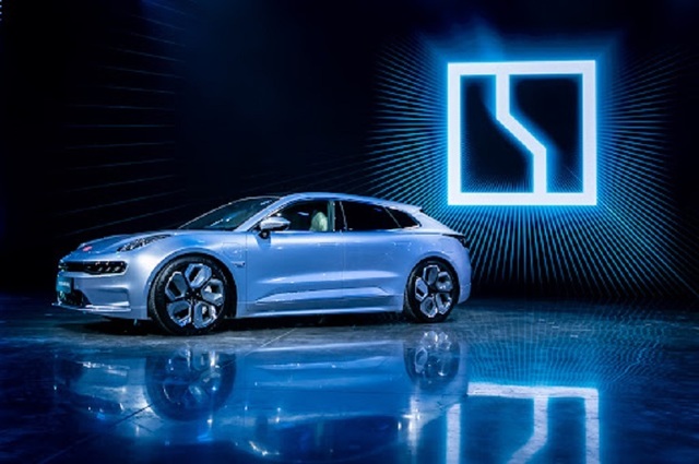 Vânzările auto din China scad pentru a opta lună consecutiv, Volkswagen sub presiune