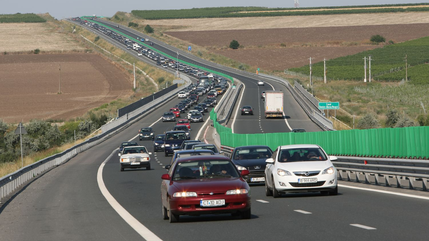 Vibrații la autostradă care dispar la decelerare: cum diferențiezi roțile de transmisie