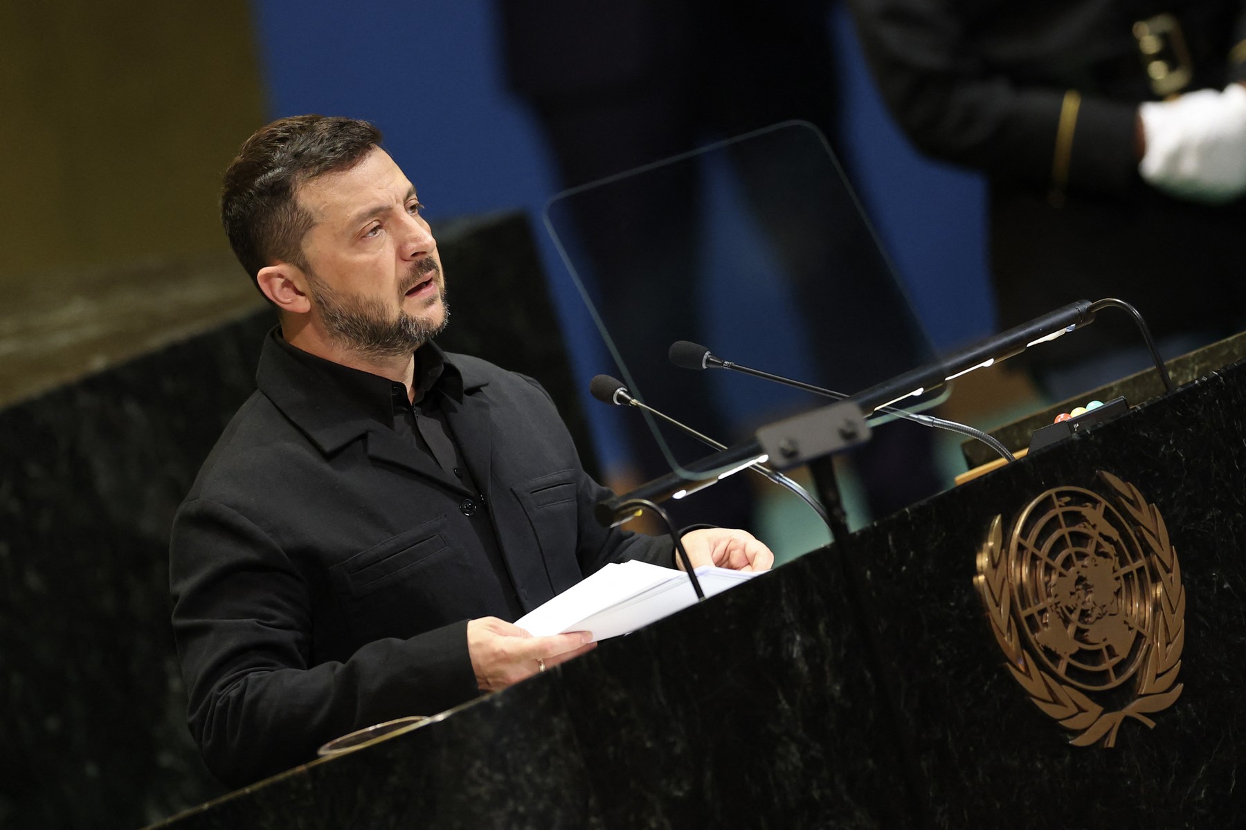 Zelenski: Ucraina poate lovi infrastructura rusă în toate regiunile ocupate, provocând penurie de combustibil în Crimeea