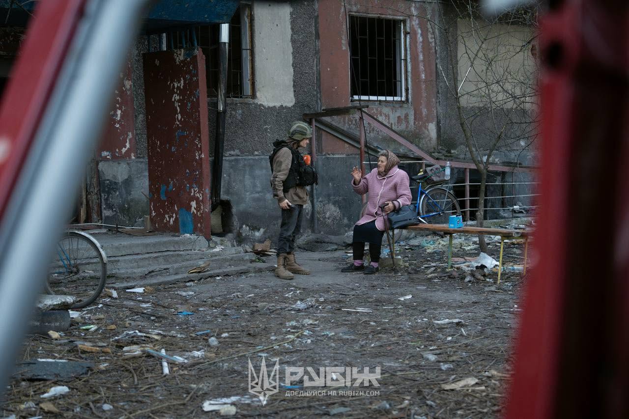 Ziua 1572: Cea mai sângeroasă lună pentru civilii ucraineni. Ro-Alert în Tulcea. Ucraina lovește fabrică chimică și depozit petrolier în Rusia