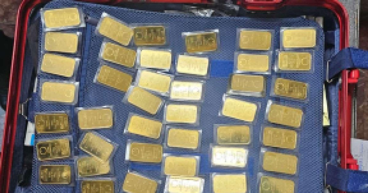 Alertă pe piața aurului: febra investițiilor declanșează un val de fraude online cu lingouri contrafăcute