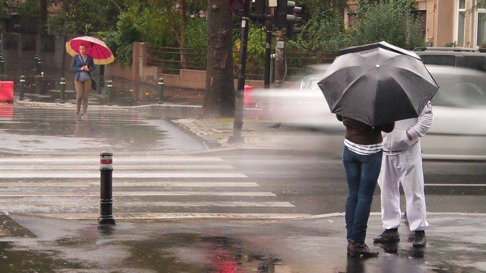 ANM: Cod galben de ploi și vijelii sâmbătă pentru București și șapte județe