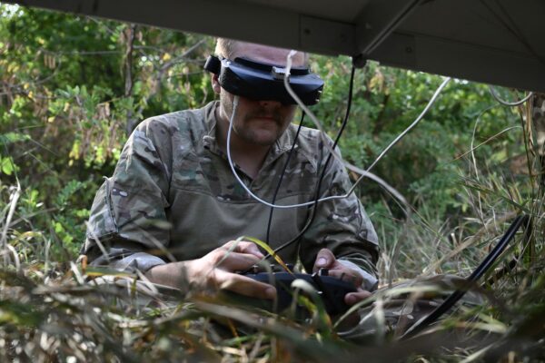Atac masiv cu drone ucrainene asupra regiunii Leningrad și Sankt Petersburg: 72 de drone doborâte