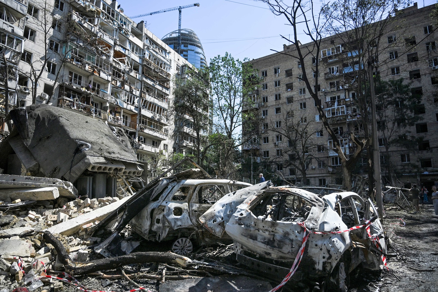 Cel puțin 30 de morți la Kiev după cel mai grav atac rusesc din acest an. Operațiunile de salvare continuă