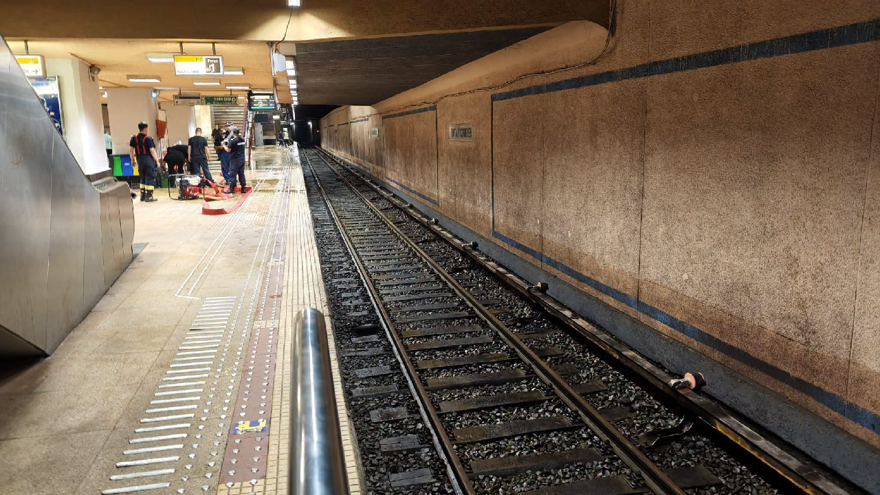 Circulația metroului pe Magistrala 1 a fost reluată, inclusiv în stația Piața Victoriei 2