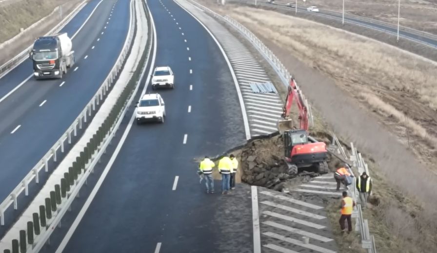 Circulația pe 17 km de pe A10 Sebeș-Turda se închide de marți din cauza unei surpări de asfalt