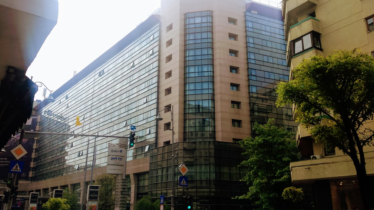 Deutsche Pfandbriefbank acordă un împrumut de 123 de milioane de euro pentru refinanțarea complexului hotelier Radisson Blu și Park Inn din București