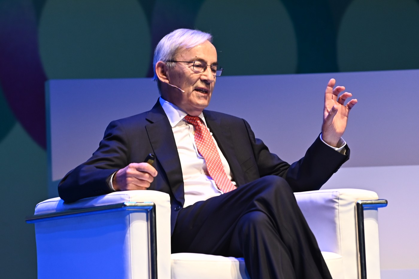 Economistul laureat cu Nobel Christopher Pissarides spulberă mitul AI: nu va aduce creșterea productivității