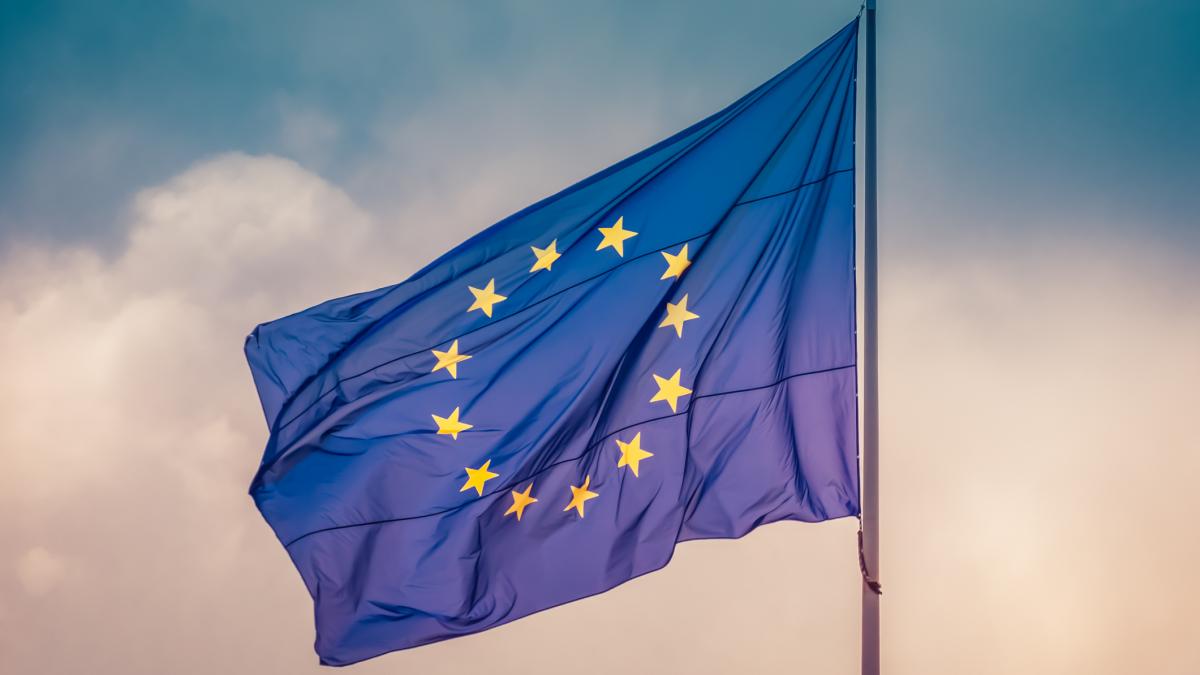Eurobarometru: 74% dintre români văd UE ca pe un loc de stabilitate, 73% consideră benefică apartenența