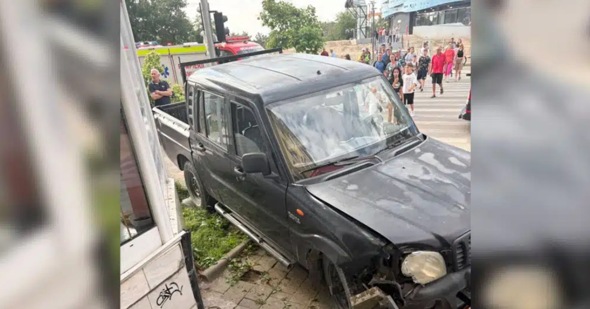Femeie de 44 de ani, ucisă pe trotuar în Tulcea, după ce o camionetă a pierdut controlul