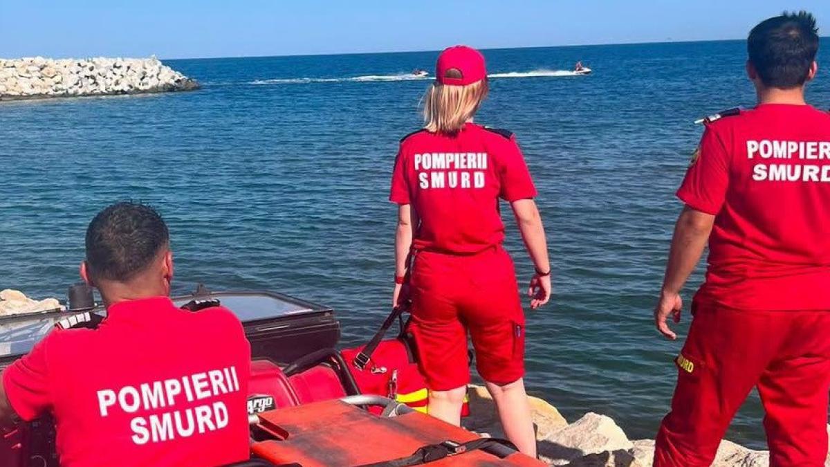 Fetiță de 11 ani, în stare gravă după ce a fost scoasă din mare la Mamaia, unde steagul roșu era arborat