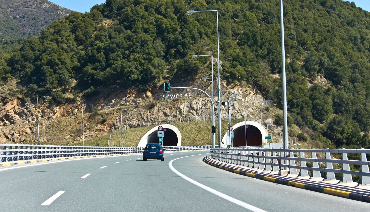 Greșelile din trafic care aduc cele mai multe amenzi turiștilor în Grecia. Atenție, români!
