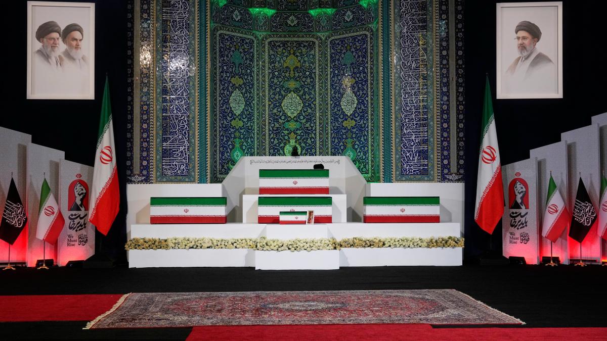Iranul organizează funeralii de stat pentru ayatollahul Ali Khamenei; negociatorii au părăsit Doha