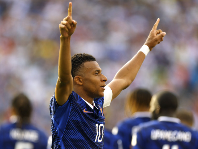Kylian Mbappe, întrebat despre Leo Messi: „Marchează întotdeauna, va fi greu să-l depășesc”