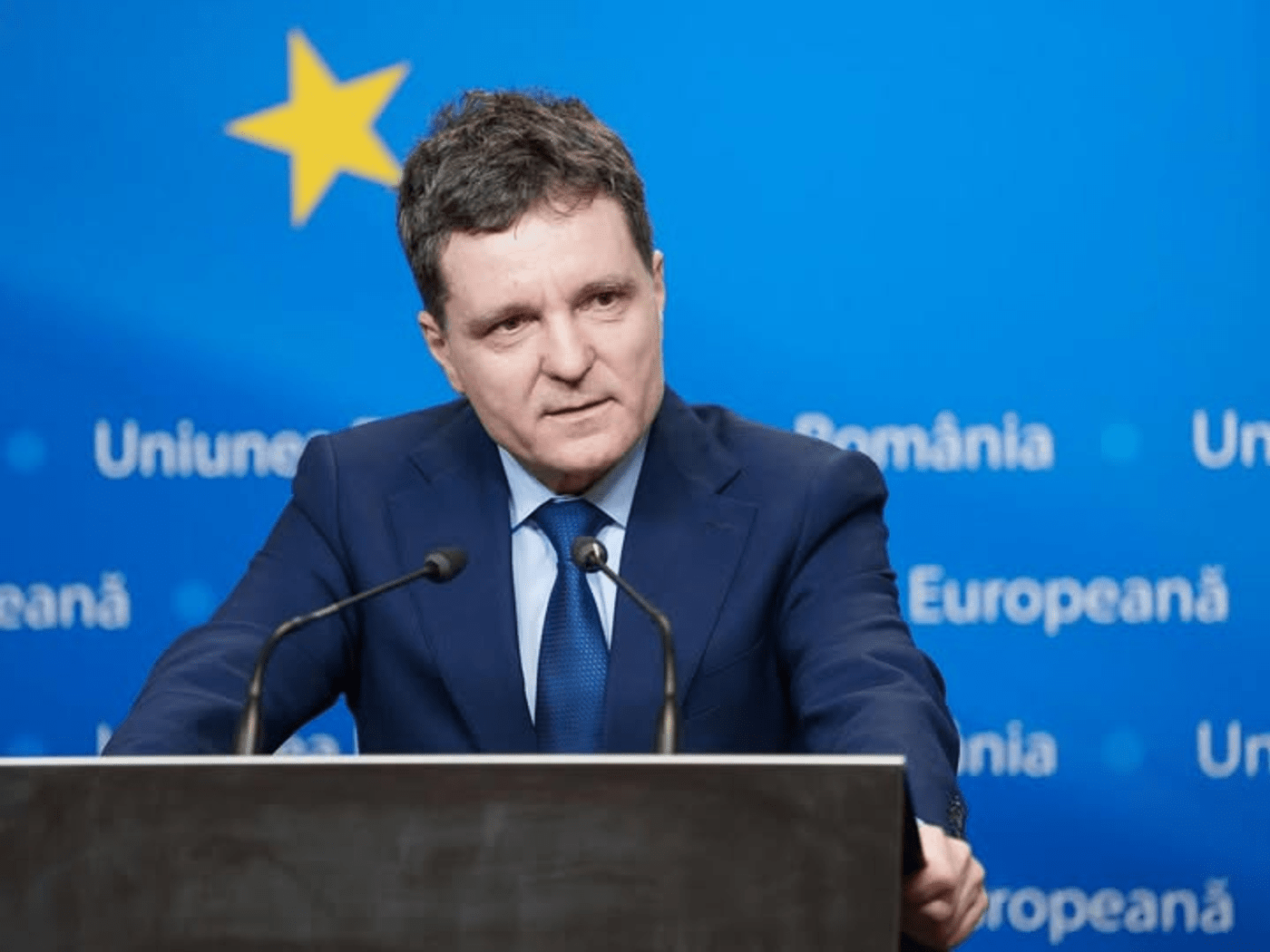 Nicușor Dan îl felicită pe Dacian Cioloș pentru candidatura la șefia Francofoniei
