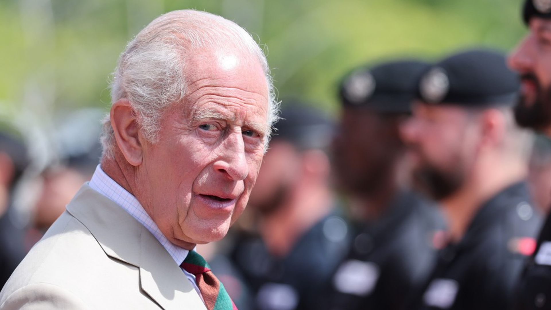 Palatul Buckingham angajează videograf cu salariu de 60.000 de euro pentru regele Charles