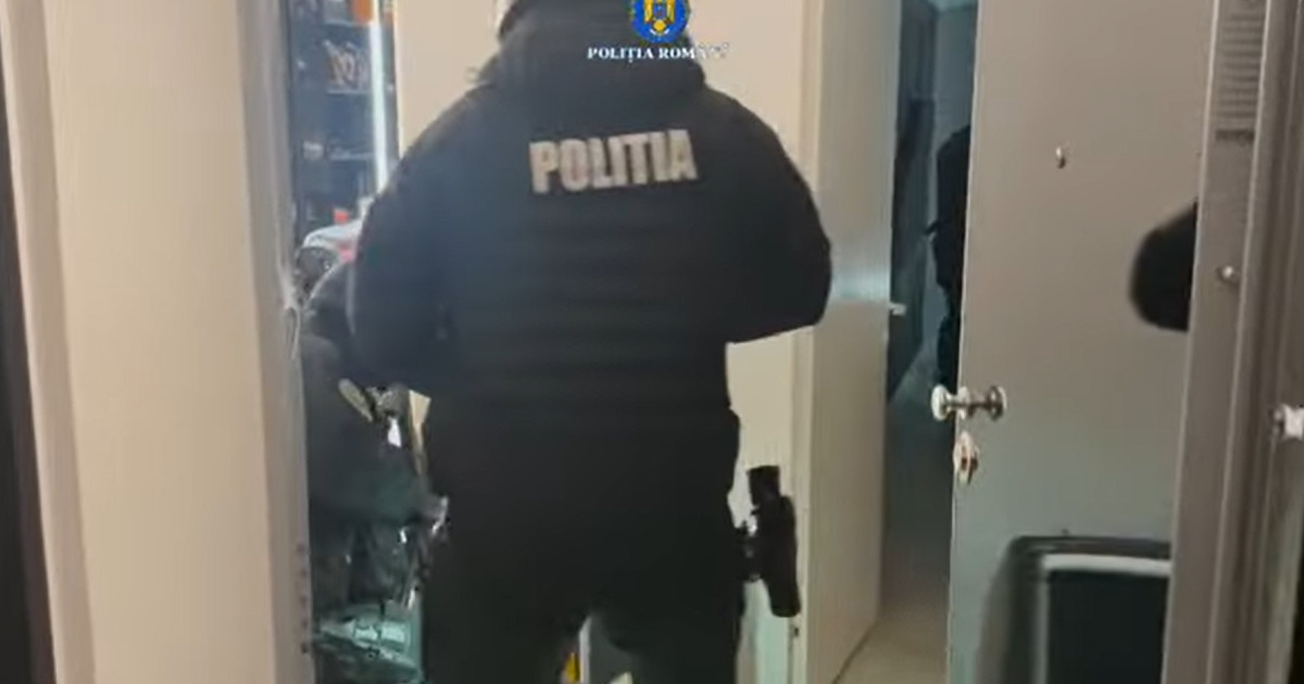 Percheziții în cinci județe la persoane suspectate de fraudarea bacalaureatului