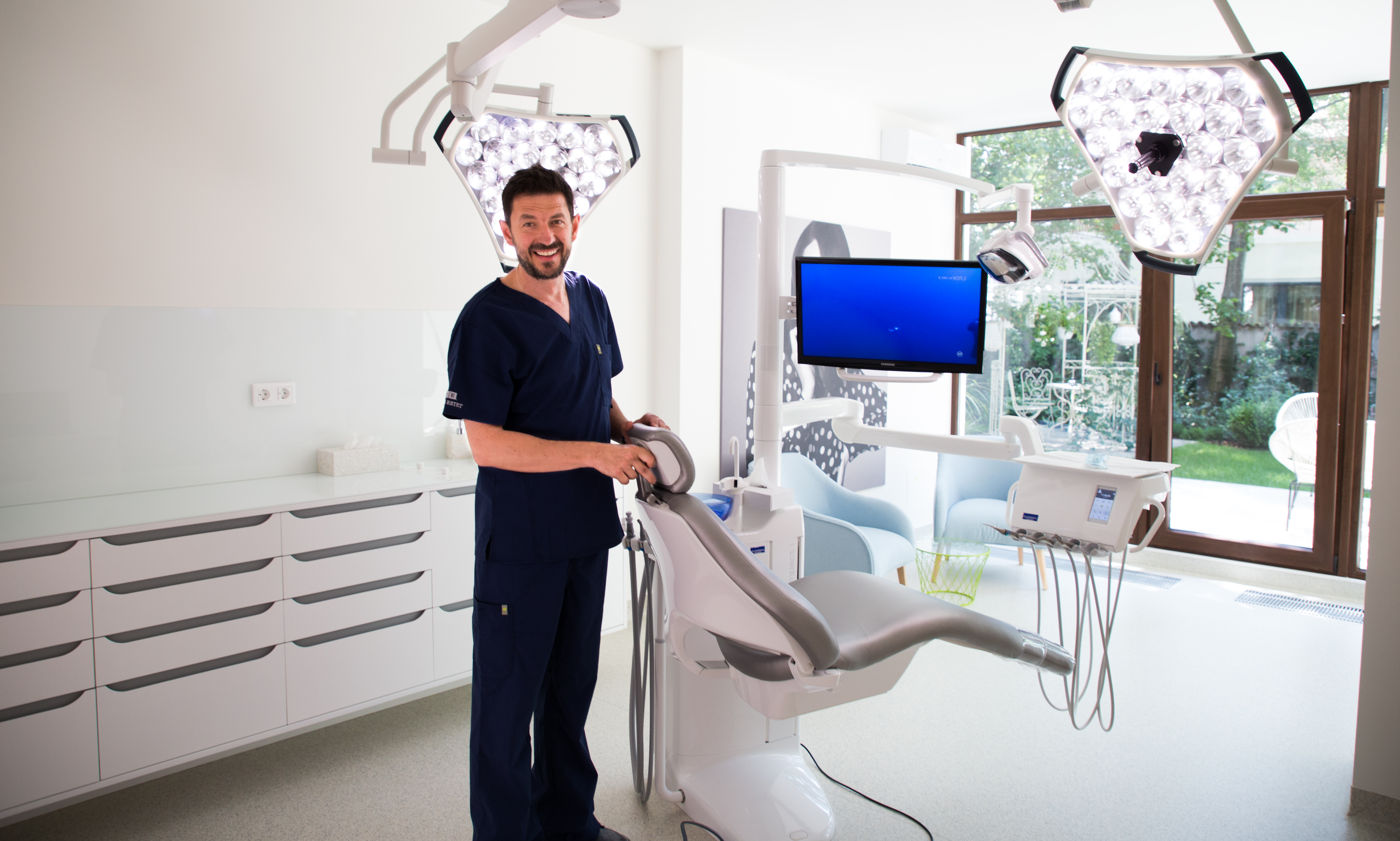 Pericolele dinților perfecți: Dr. Andreea Rădeanu avertizează asupra riscurilor „Turkey Teeth” și ale remediilor de pe internet