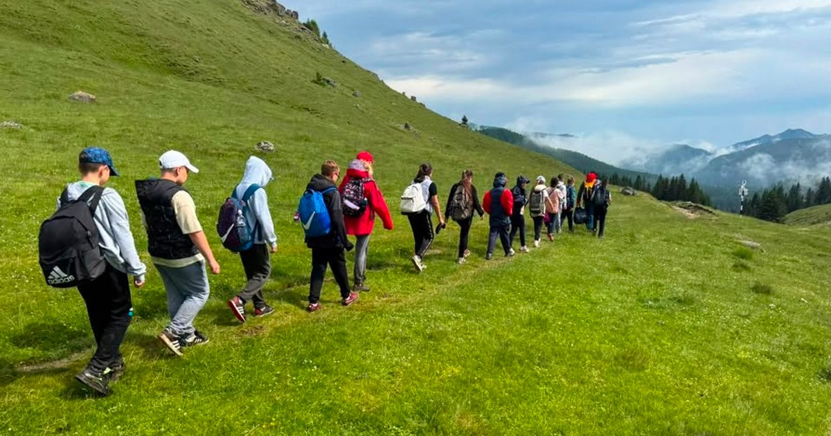 Profesoară lovită de fulger în Bucegi, salvată de un cioban după ce 14 elevi au cerut ajutor