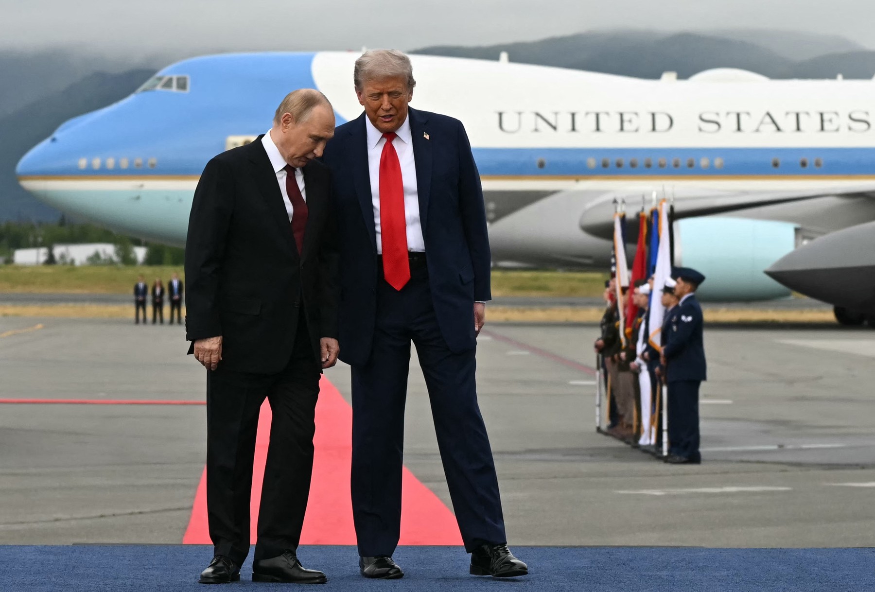 Putin avertizează telefonic Trump că Ucraina și Europa mizează pe escaladarea conflictului
