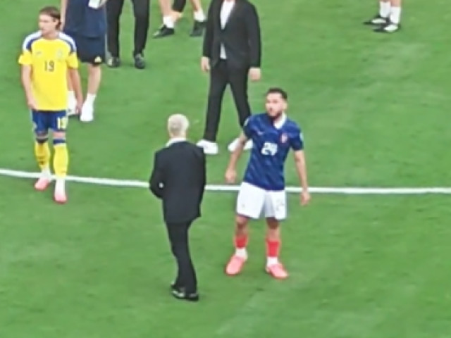 Rayan Cherki l-a ignorat pe Deschamps după Franța - Suedia 3-0: „Rușine!”