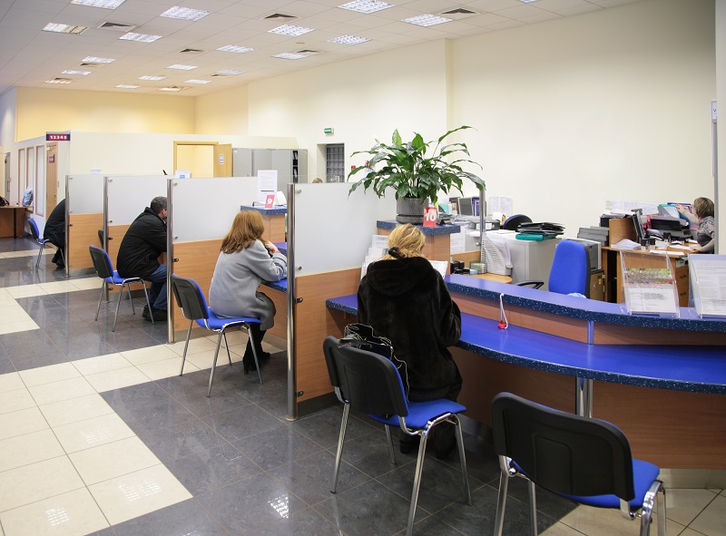 România controlează 37% din activele bancare, străinii 63% din active și 43% din capital