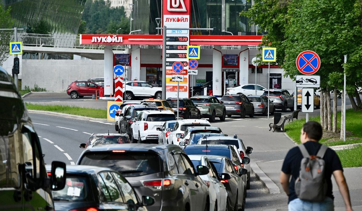 Rusia importă benzină din India după atacurile Ucrainei asupra rafinăriilor. 60.000 de tone, deja livrate
