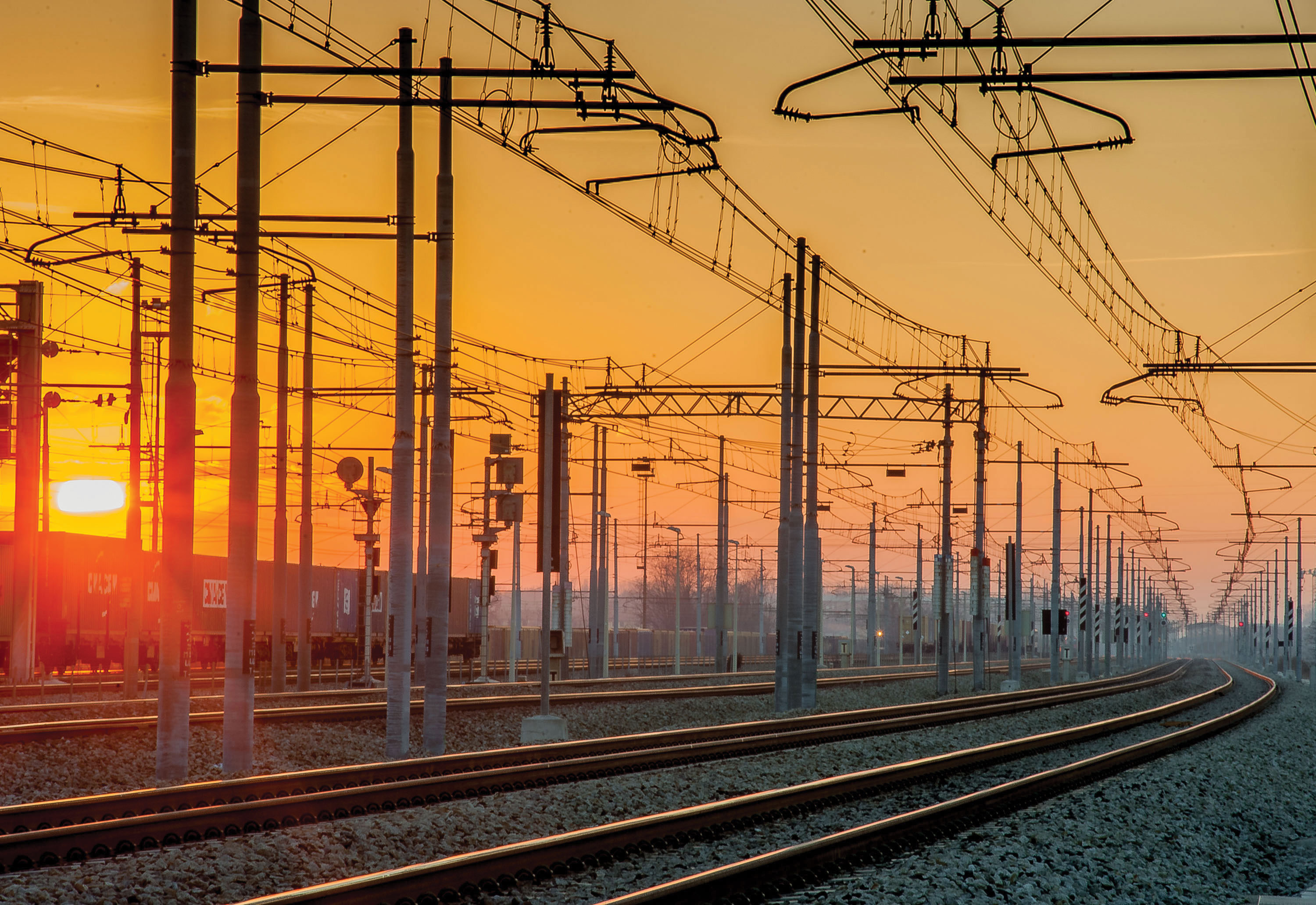 Scădere a numărului de pasageri în transportul rutier și feroviar în primul trimestru din 2026