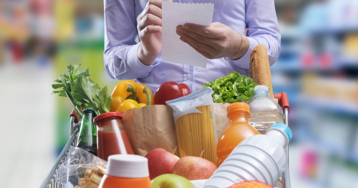 Schimbare majoră în comportamentul de consum: românii citesc etichetele, dar cumpără în continuare impulsiv