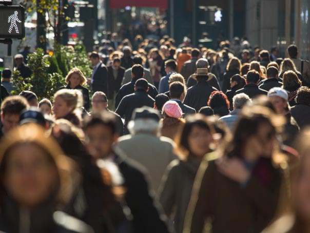 Sondaj Eurobarometru: 73% dintre români consideră benefică apartenența la UE, în creștere cu 6 puncte