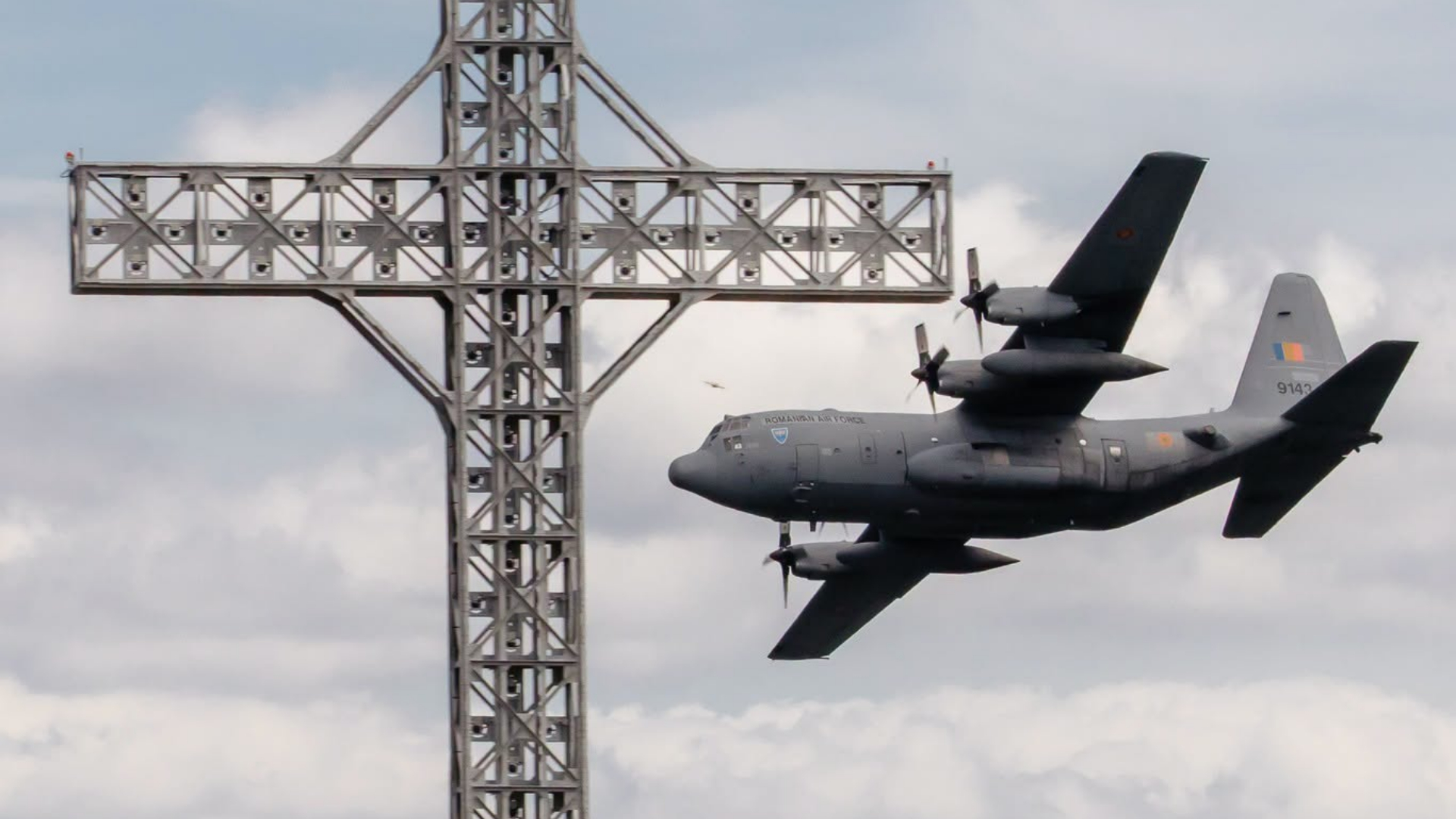 Spotters Day pe Vârful Caraiman: aeronave militare și de colecție, expuse pe 15 iulie