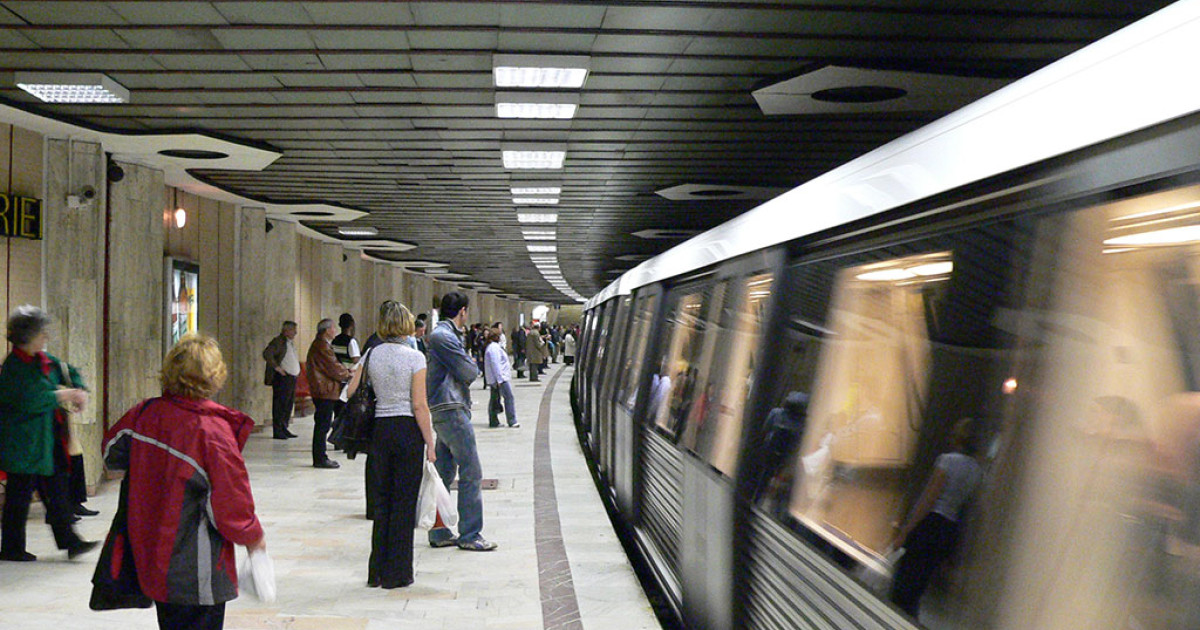 Stația de metrou Piața Victoriei 2, închisă temporar din cauza inundațiilor provocate de ploile abundente