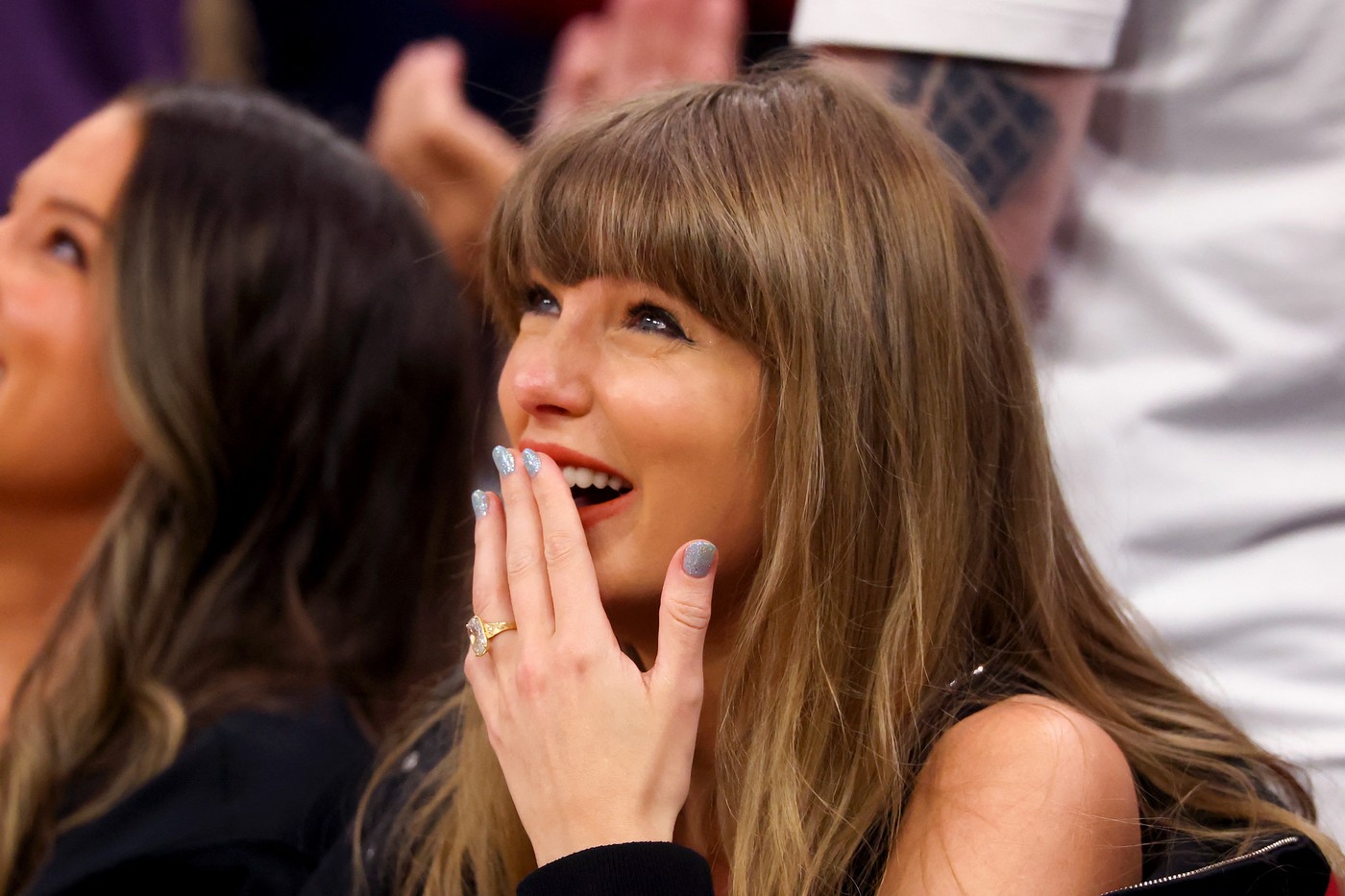Taylor Swift a ales Dior pentru rochia de mireasă, în detrimentul Chanel