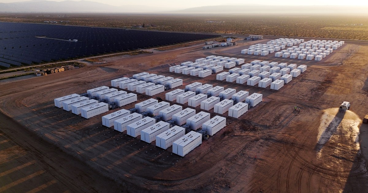 Tesla și Esyasoft semnează un acord de 3 miliarde de dolari pentru sisteme de stocare a energiei, cu posibilă implicare a României